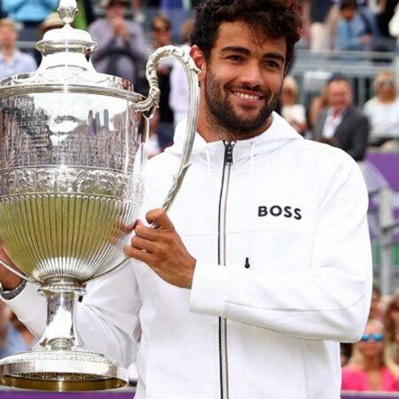 Matteo Berrettini Receives Hilarious Olive Garden Gift Card After Winning ‘Hottie’ Title
