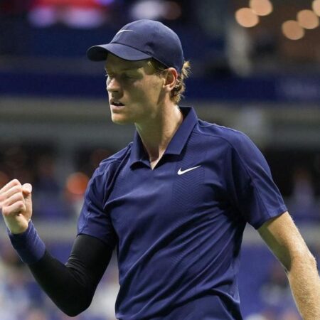 फुटबॉल की नई उड़ान: क्या ऑस्ट्रेलिया में AC मिलान-कोमो मैच सिर्फ व्यापार है या खेल का भविष्य?