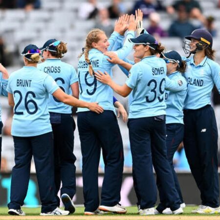 महिला विश्व कप 2025: साइवर-ब्रंट का ऐतिहासिक शतक और एक्लेस्टोन का जादुई स्पेल, इंग्लैंड ने श्रीलंका को बड़े अंतर से हराया!